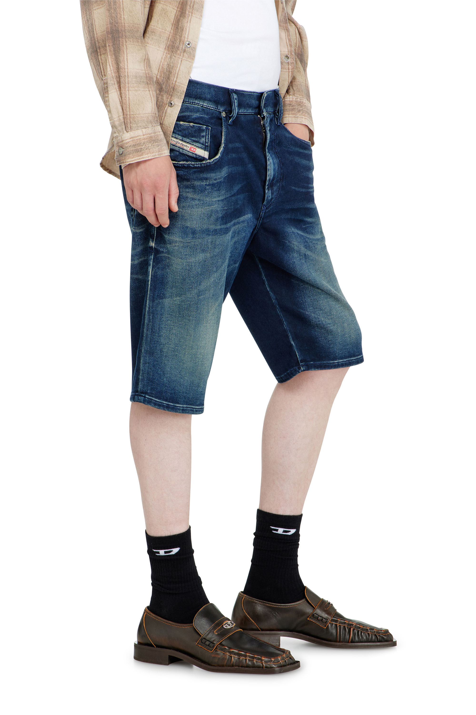 Diesel - 2033 D-KROOLEY-SHORT-BW JOGG, Man's Chino shorts in shaded JoggJeans in Dark Blue - 5