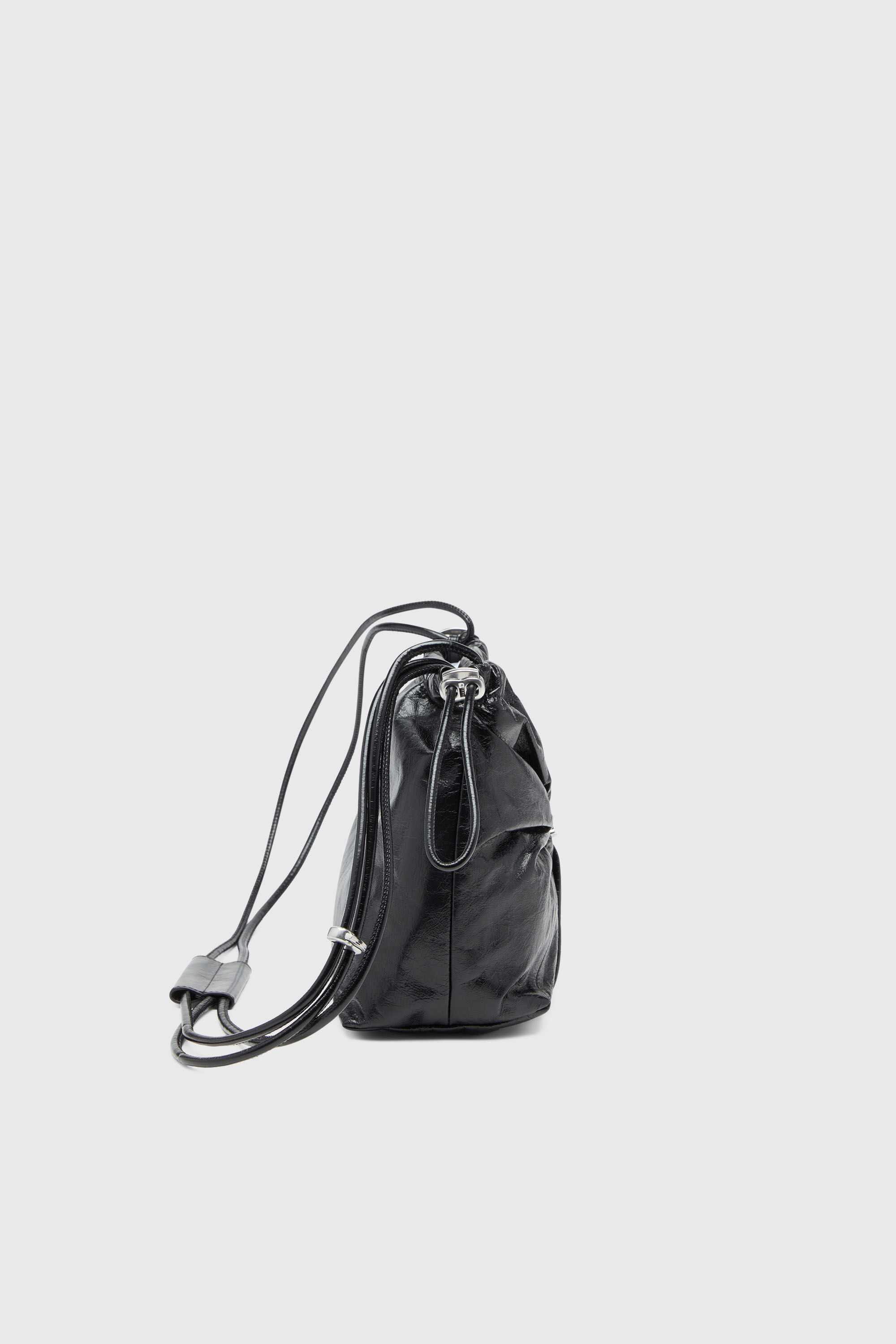 Diesel - SCRUNCH-D BUCKET, Woman's Scrunch-D-Bucket bag in shiny wrinkled leather in Black - 5