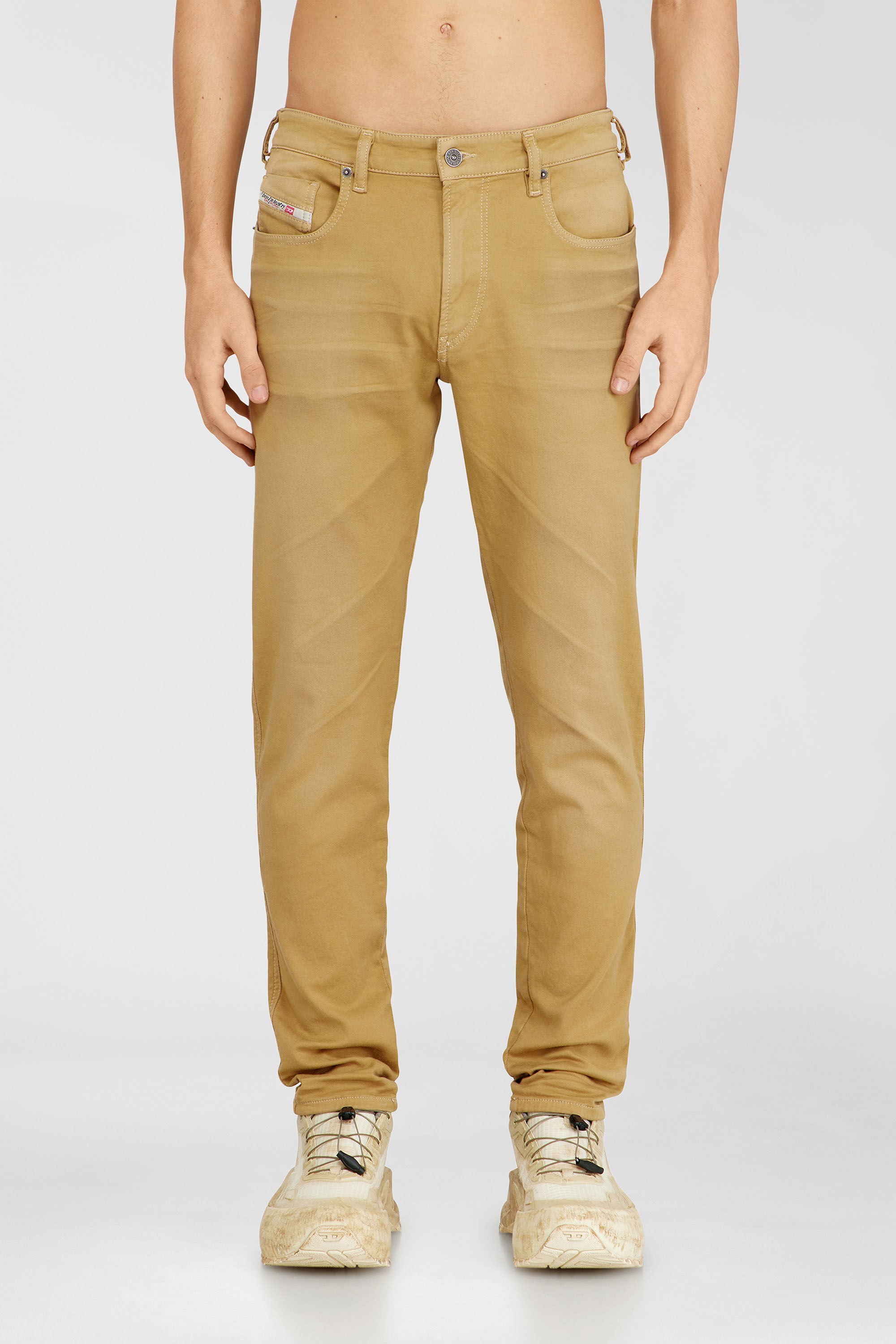 Diesel - Man's Slim 2062 D-Strukt Joggjeans&reg; 0670M, Beige - 2