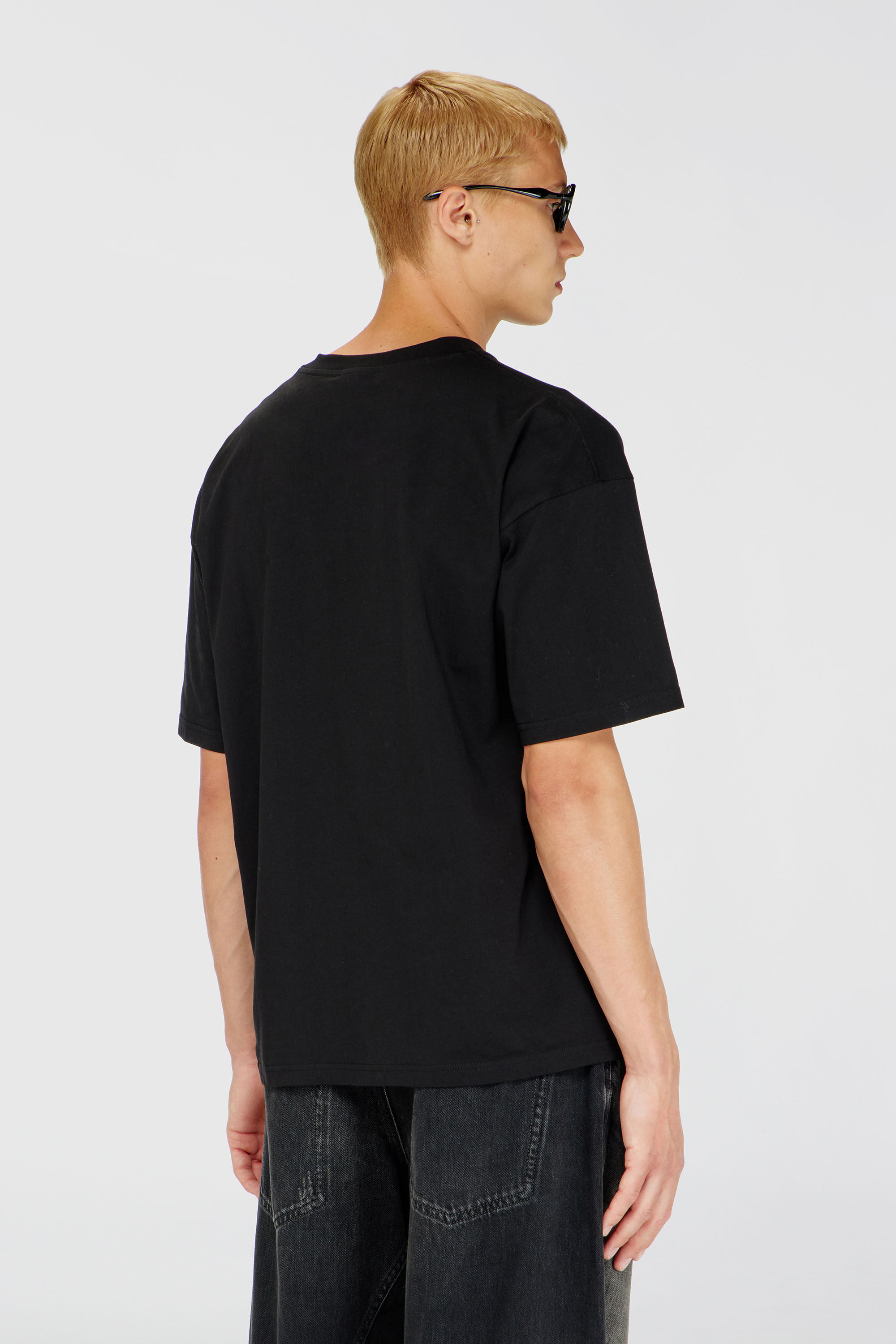 Diesel - T-BOXT-DCO, Man's Relaxed cotton T-shirt with Oval D embroidery in Black - 4