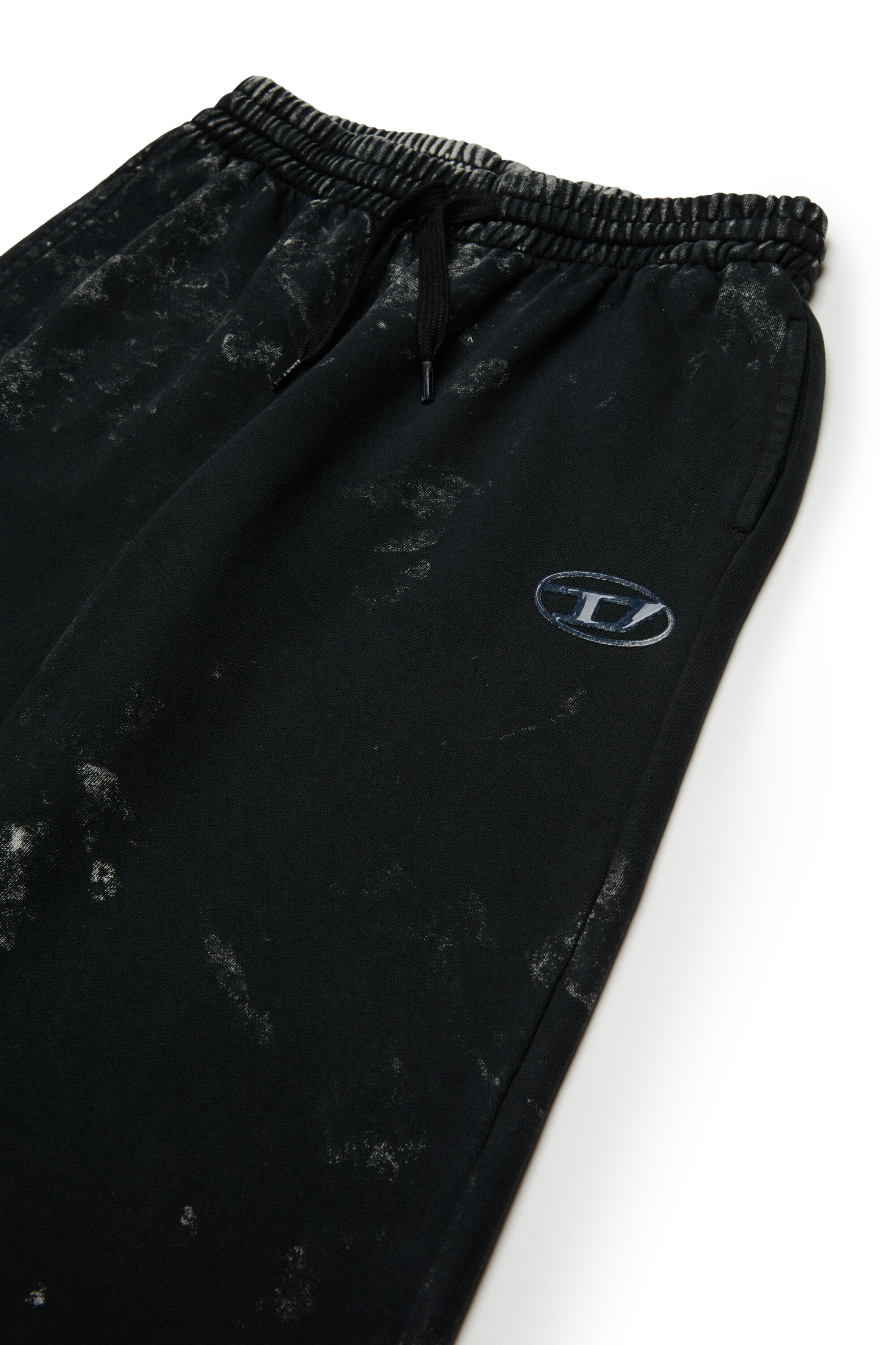 PAKTA, Black