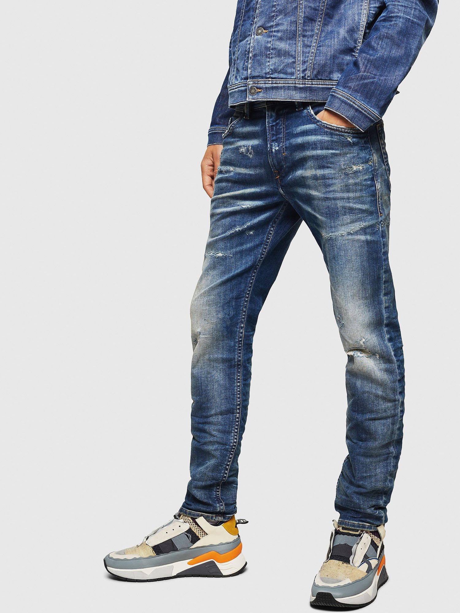 THOMMER-T JOGGJEANS 0870Q Men: Slim Medium blue Jeans | Diesel
