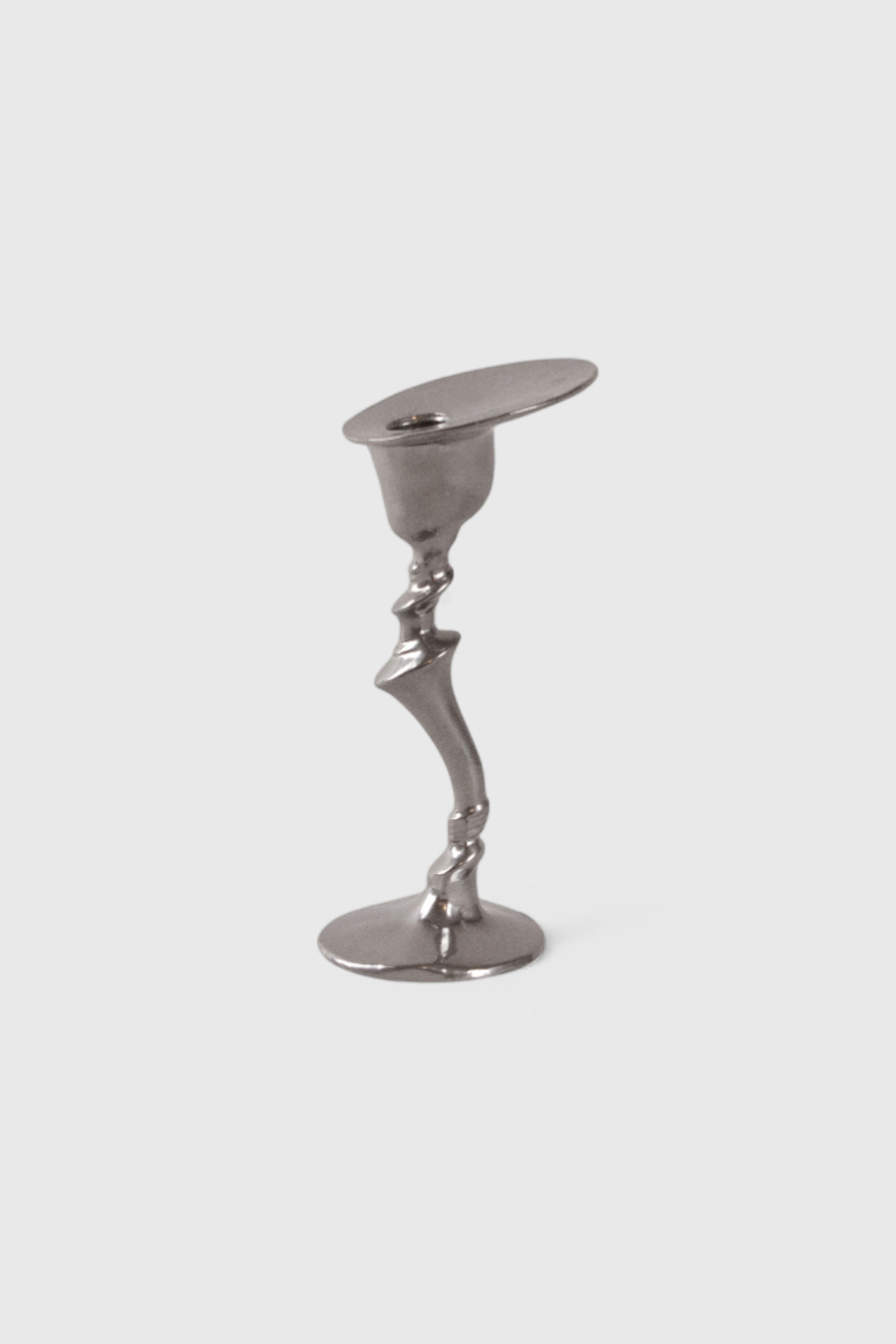 Single-arm candelabrum