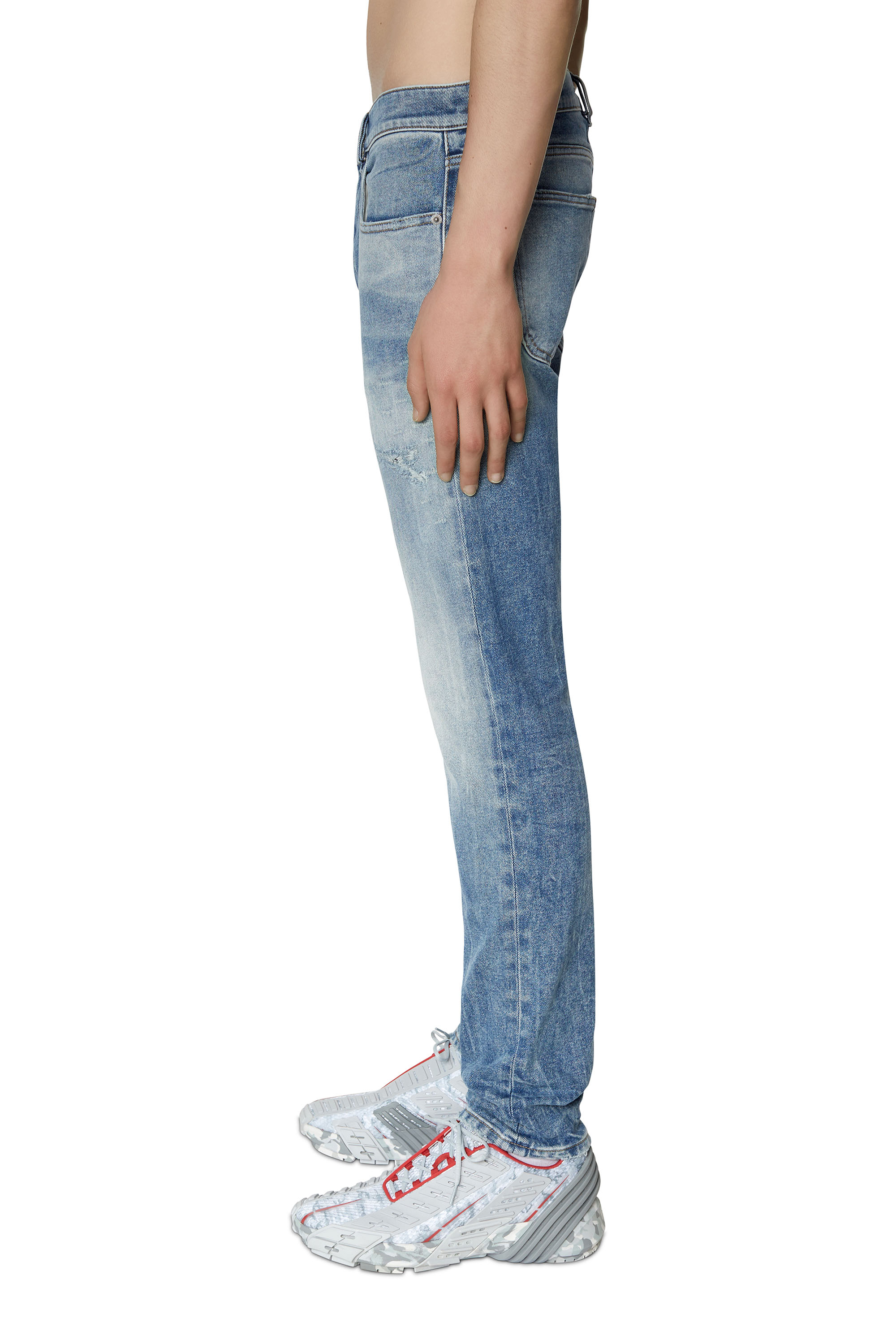 Diesel - 2019 D-STRUKT 009MW Slim Jeans, Light Blue - Image 4