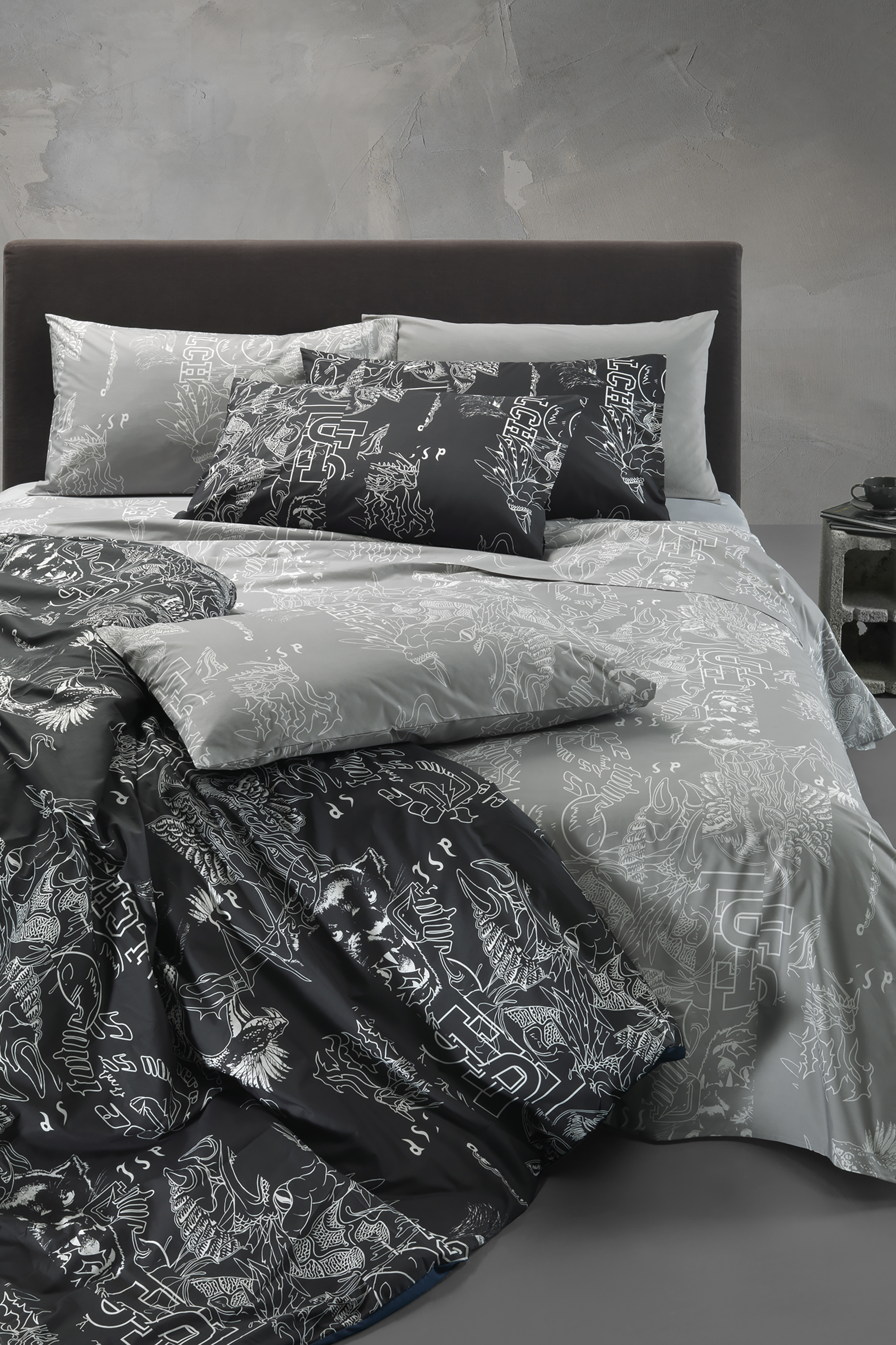 Diesel - 2004026 CLET COLLEGE    250X290 PR002, Unisex's Double bed sheets set COLLEGE in Black - 3